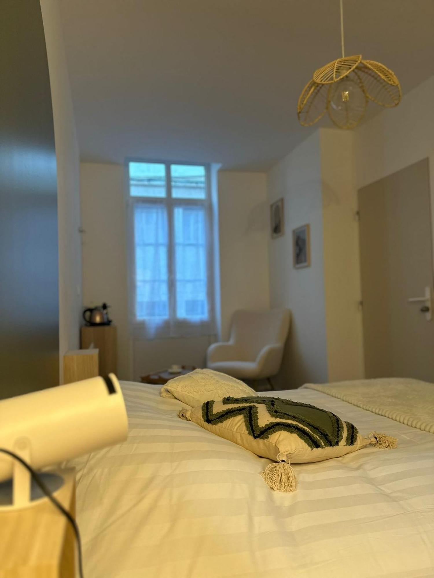 Maison Des Ambans Chambres D'Hotes Hypercentre 200M De La Gare Et Petit Dejeuner Inclus 阿让 外观 照片